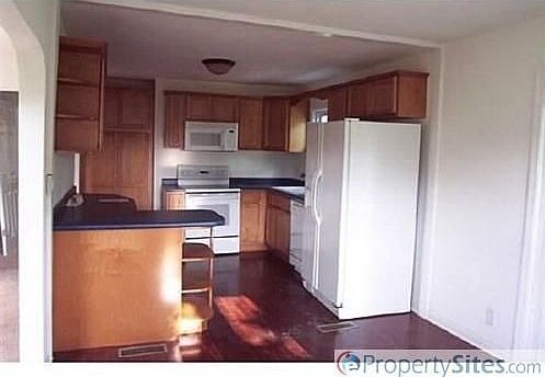 2nd image of 115 Wallace Ave