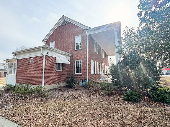 2nd image of 507 3rd St S