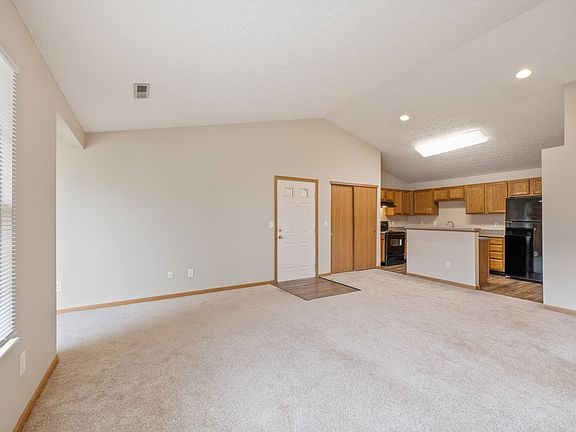 01_Living Room_HilliardPark_2021_LivingRoom01