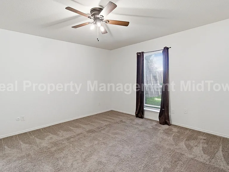 2307 Monte Carlo Dr — Photo 13