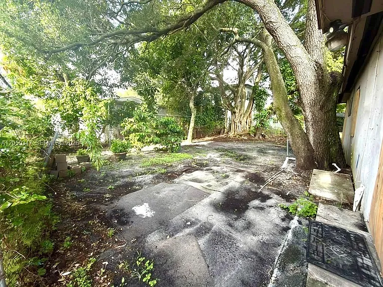 800 NW 56th St #3 — Photo 5