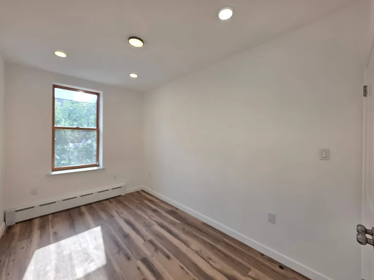 2722 E 26th St #1 — Photo 12