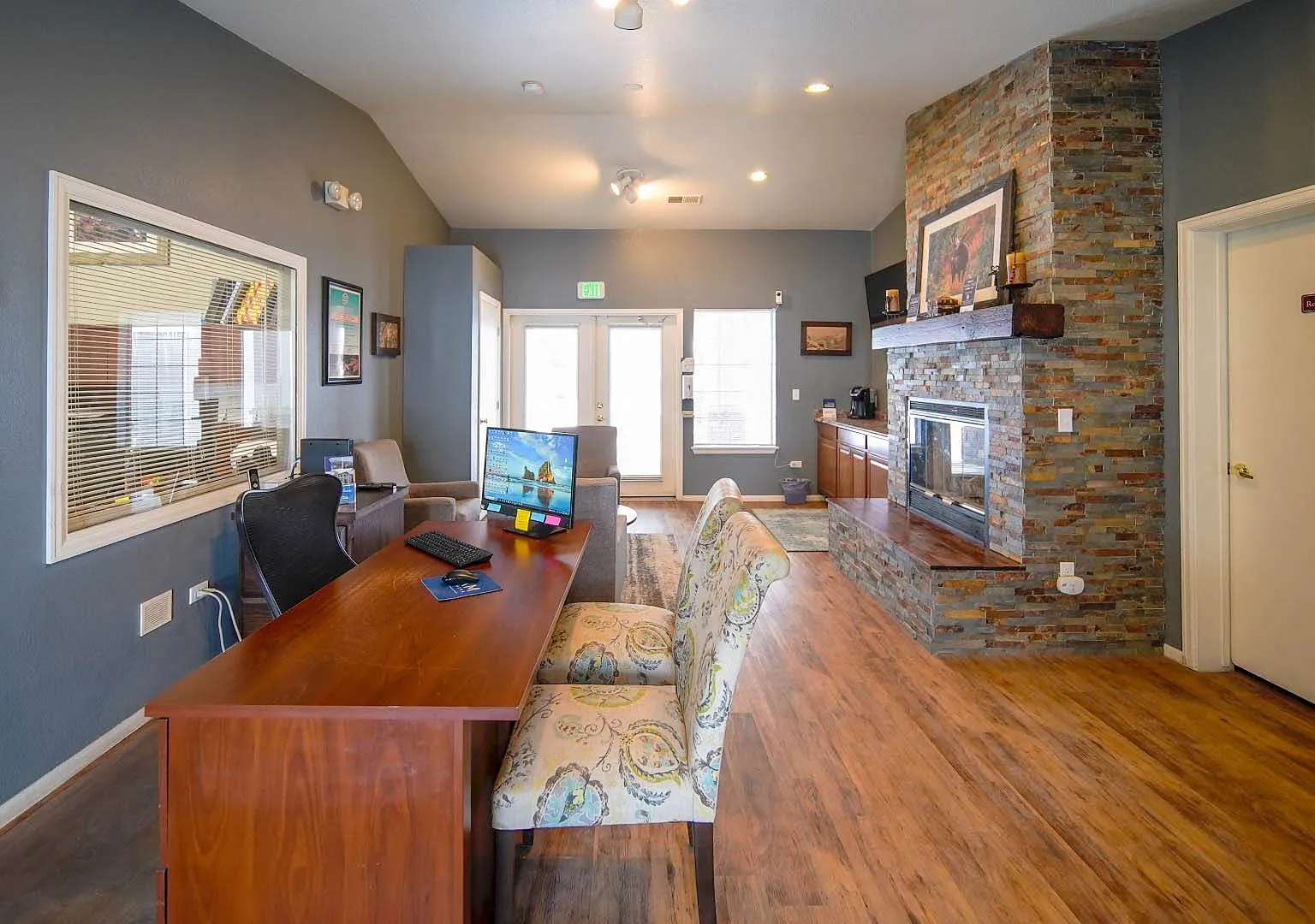 Blue River Apartments — Photo 3