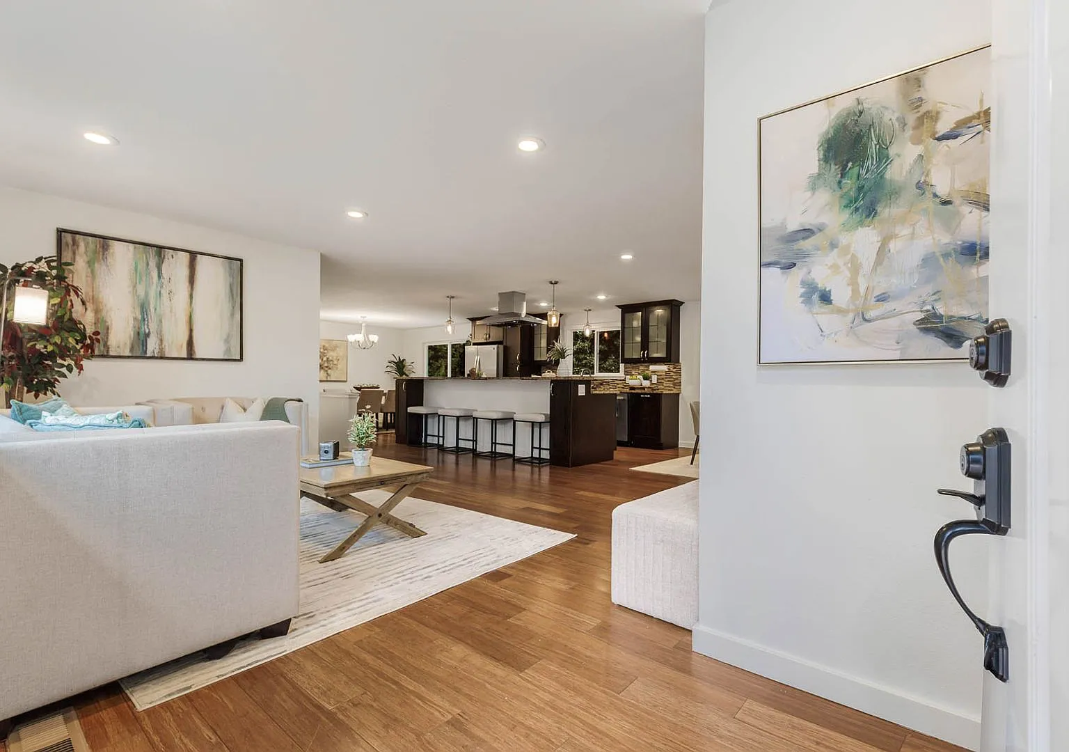 Beautifully Remodeled in Kenmore- Pet Friendly with Oversized Backyard — Photo 3