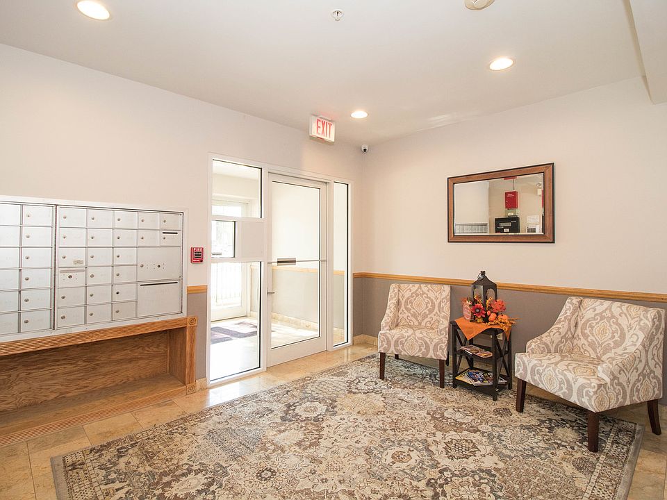124 W Colfax St UNIT 205, Palatine, IL 60067 | Zillow