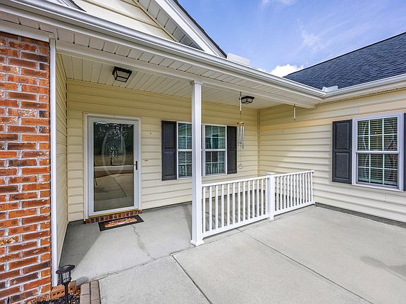 4th image of 609 Fieldwoods Dr.