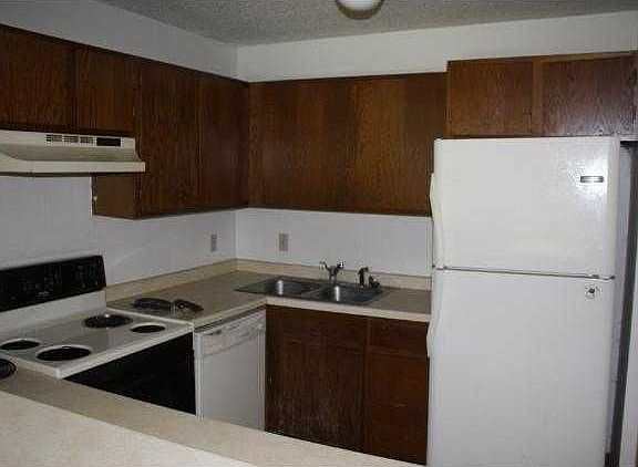3rd image of 12761 Greenwood Dr