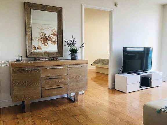 5th image of 6770 Indian Creek Dr APT 10T