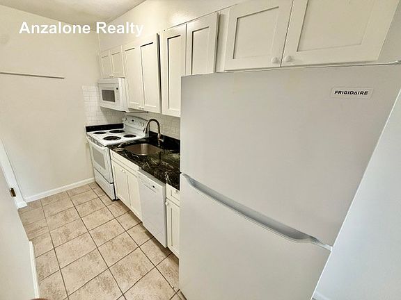 5th image of 80 Cambridge Rd APT 28