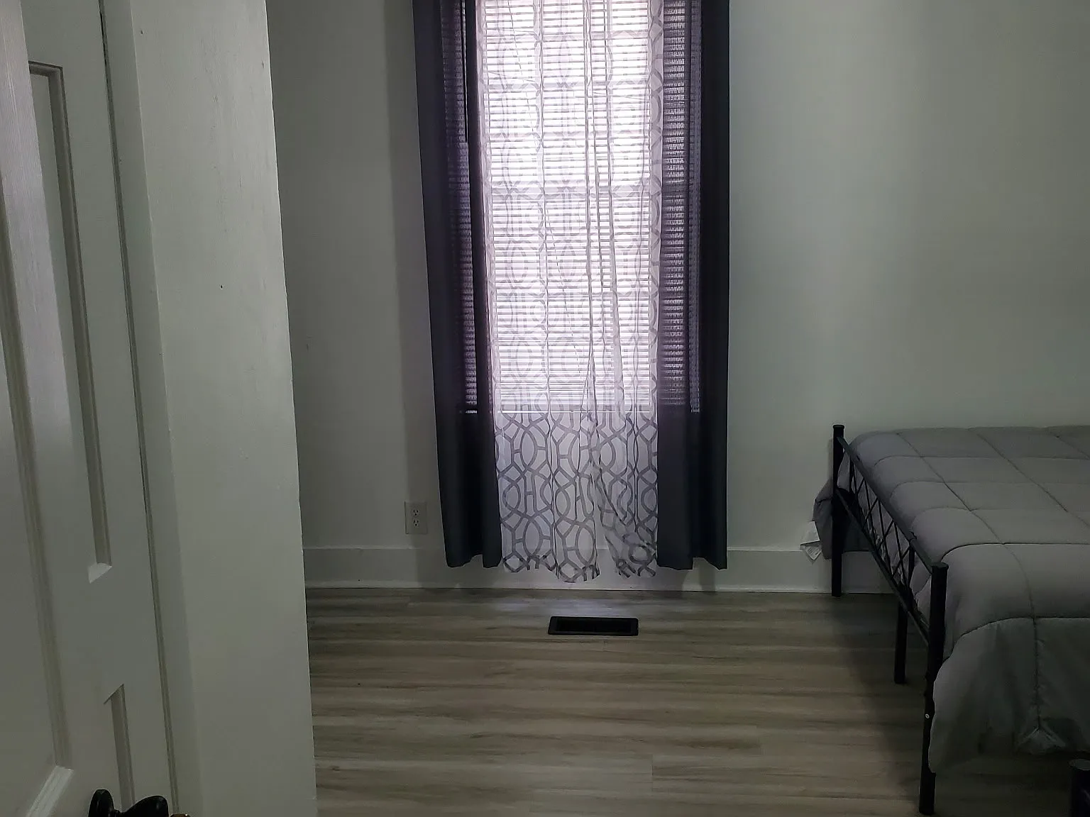 5 bed, 4092 sqft, $700 — Photo 3