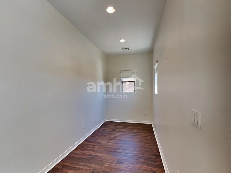 14584 W Maui Ln — Photo 7