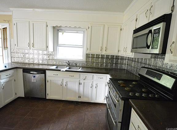 3rd image of 1729 Wedgefield Dr