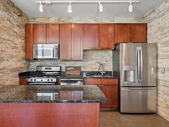 3rd image of 720 N Larrabee St APT 1601