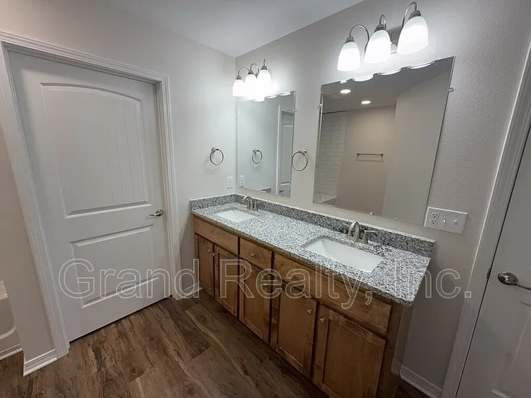4208 Eleanor St — Photo 14