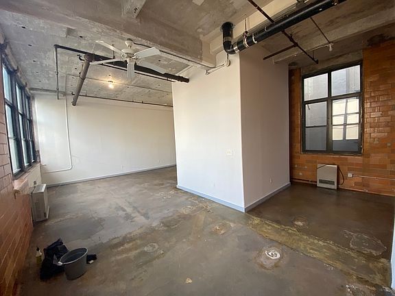 4th image of 240 Wythe Ave #306