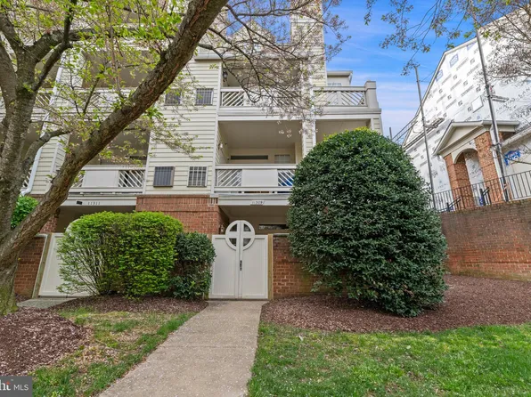 11309 Sundial Ct #201, Reston, VA 20194