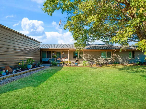 1723 Farm Road 2121, Paris, TX 75462