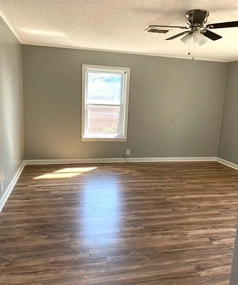 2108 Vine St — Photo 12