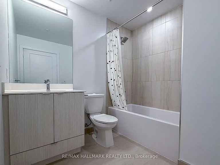 225 Village Green Sq W #605 — Photo 11