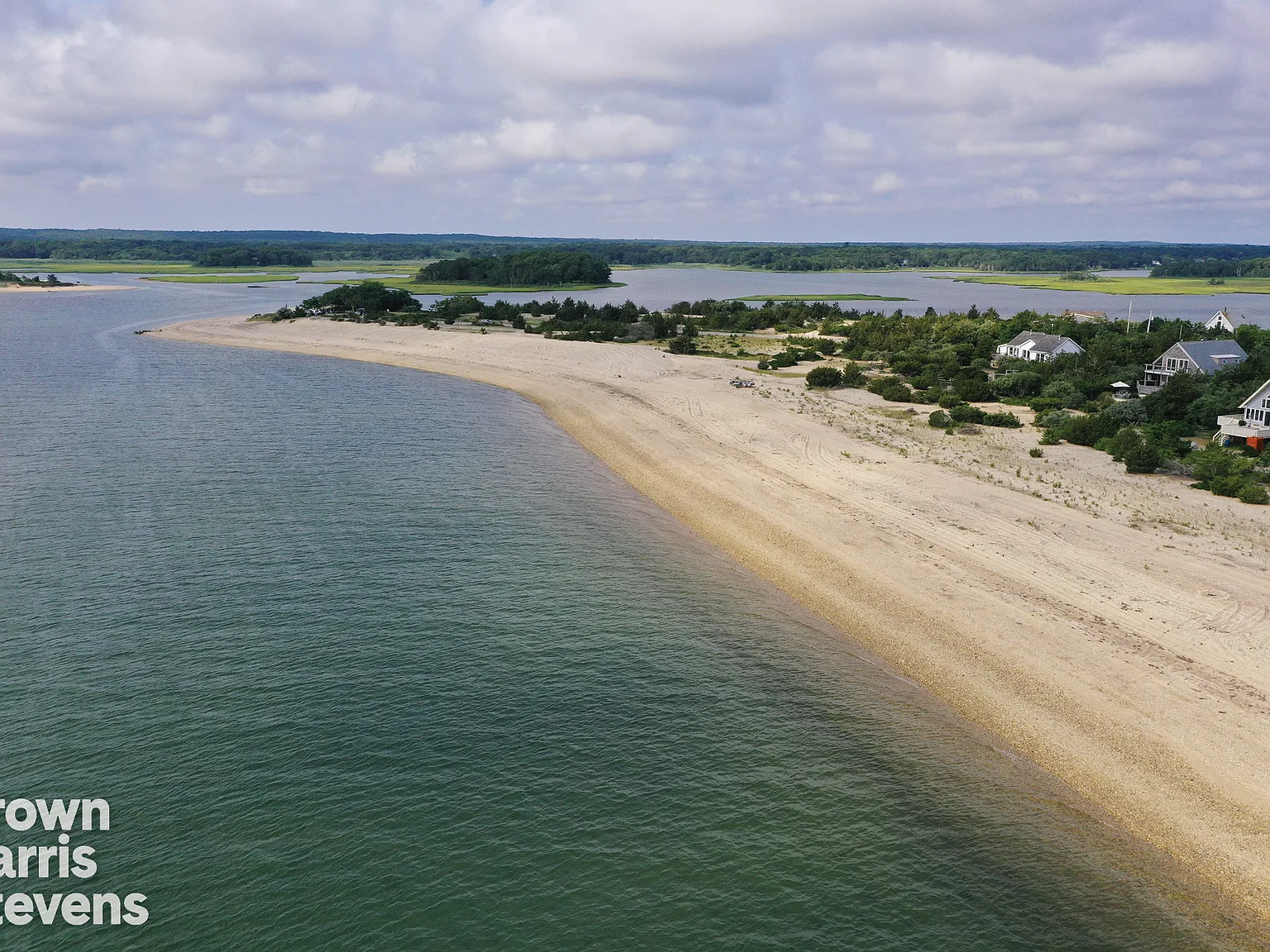 Waterfront In East Hampton Rental — Photo 3