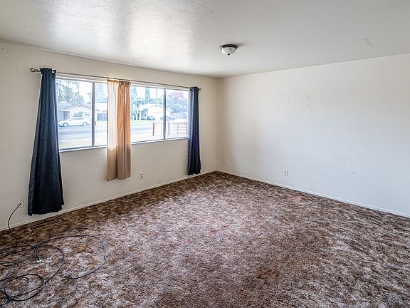 5th image of 2815 W Whitendale Avenue