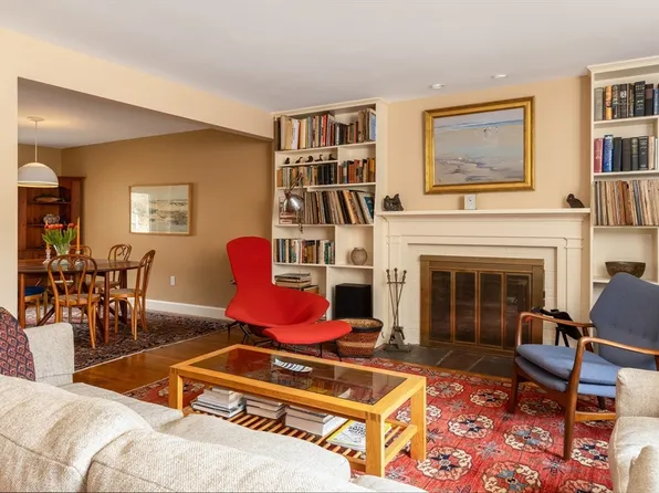 11 Kent Sq, Brookline, MA 02446