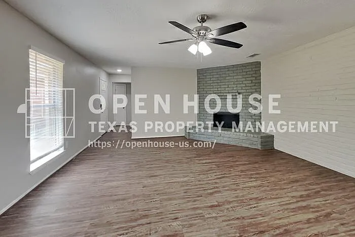 3 bed, 2.0 bath, 1427 sqft, $1,825 — Photo 4
