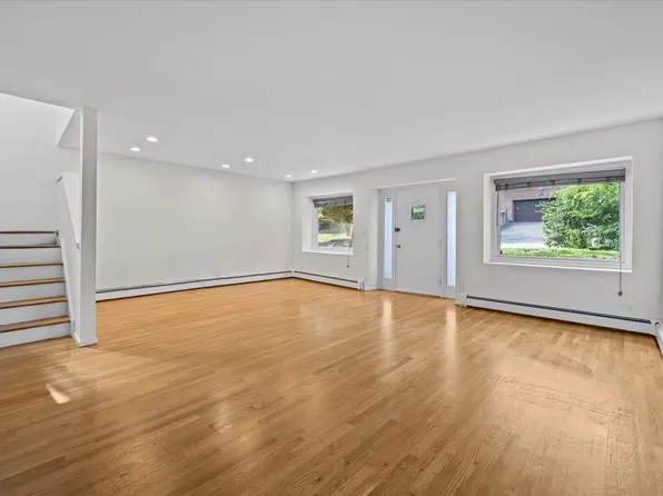 2710 Edgehill Avenue image 3 of 30