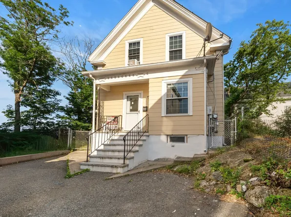 12 Adams St, Lynn, MA 01902