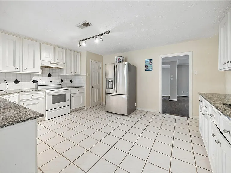 6621 Westview Dr — Photo 6