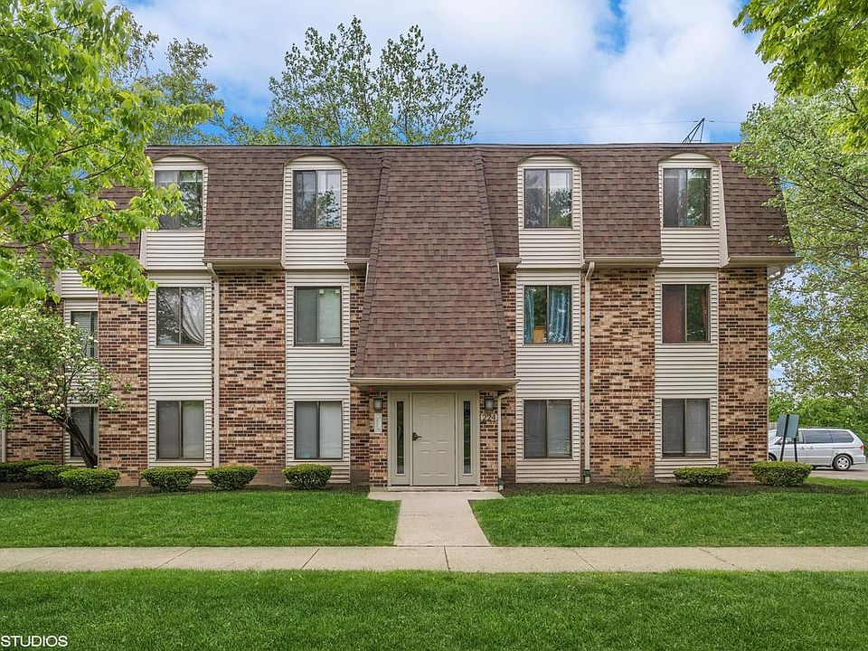 1st image of 224 W Court Of Shorewood APT 3A