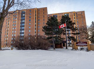 1356 Meadowlands Dr E #204, Ottawa, ON K2E 6K6