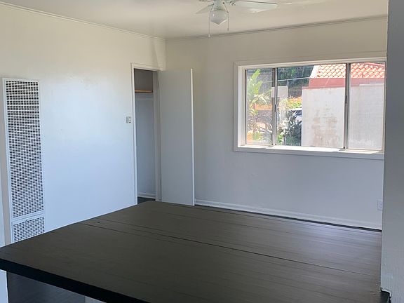 5th image of 106 Entrada Dr #8