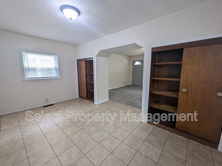 122 W Creighton Ave — Photo 6