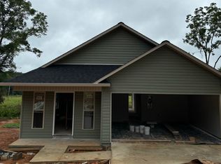 305 Garner Dr, Piedmont, AL 36272