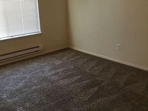 5th image of 12026 SE Ash St APT 201