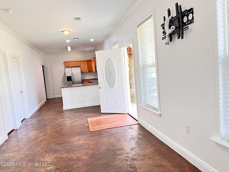416 State St — Photo 2