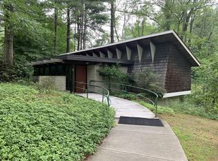 5 Adams Rd, Greenfield, MA 01301