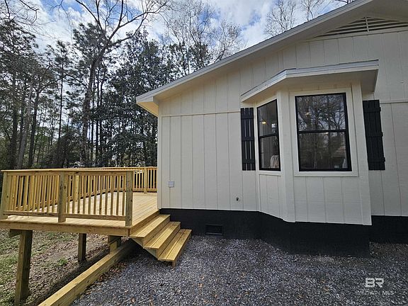 3rd image of 138 Wicker Way