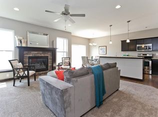 1911 Huntsboro Ln SW, Cedar Rapids, IA 52404