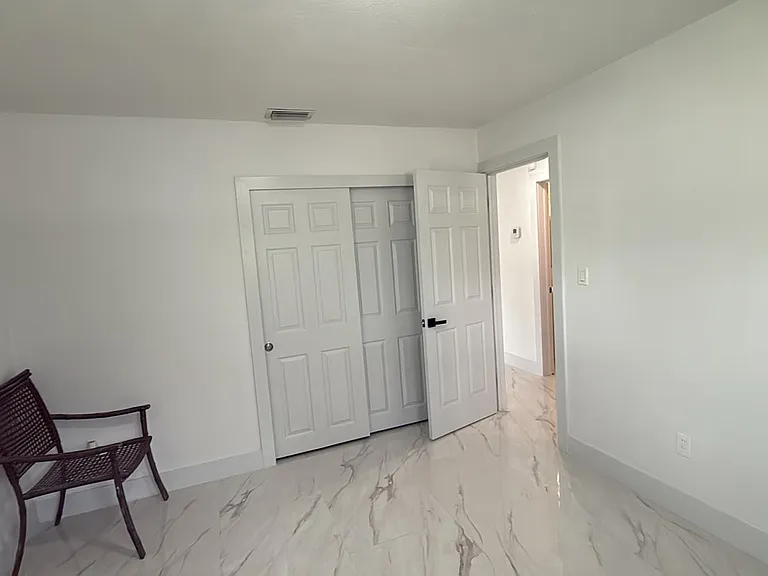 2550 Jackson St — Photo 19