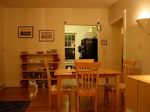 5th image of 353 Angell St
