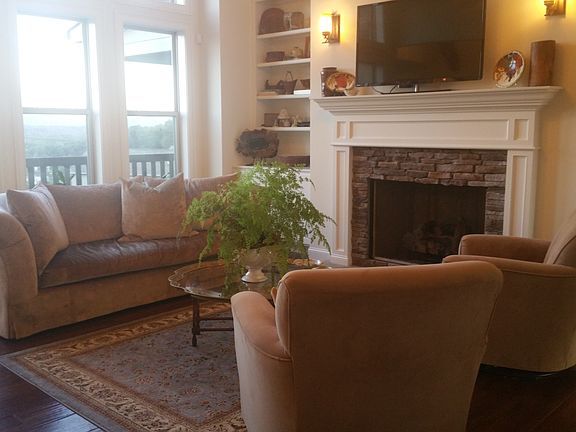 5th image of 8175 Burgundy Cir