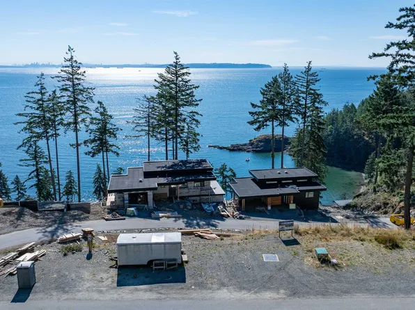 785 Seymour Bay Dr, Bowen Island, BC V0N 1G2
