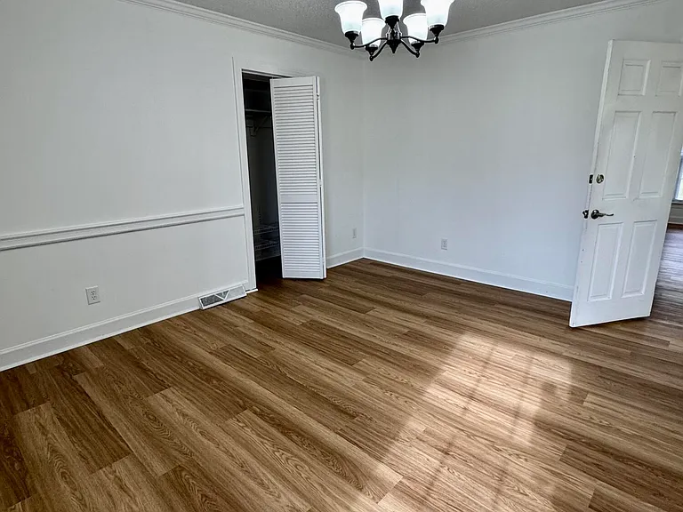 2112 Leon Dr — Photo 23