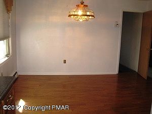 4th image of 225 Mountain Dr