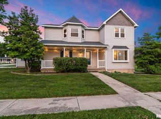 2 Charleston Ct, Chatham, IL 62629