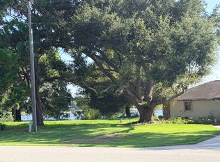560 Lake August Dr, Lake Placid, FL 33852