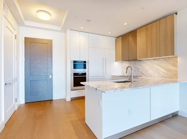 240 Devonshire St #4014, Boston, MA 02110