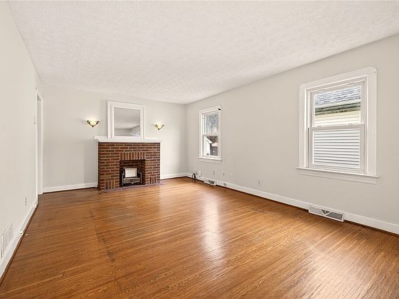 4th image of 34 Zygment St